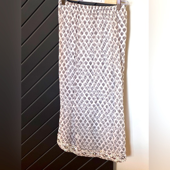 Letarte cover up skirt with mirror work border & elastic waist.Size S.Worn once! - Picture 4 of 4